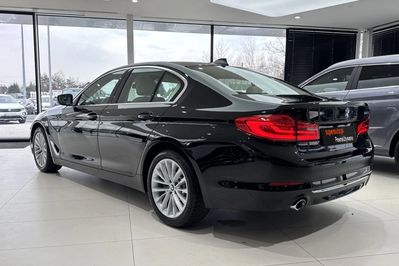 BMW Seria 5 520d xDrive Luxury Line aut
