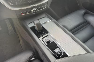 Volvo XC60 B4 B Plus Dark