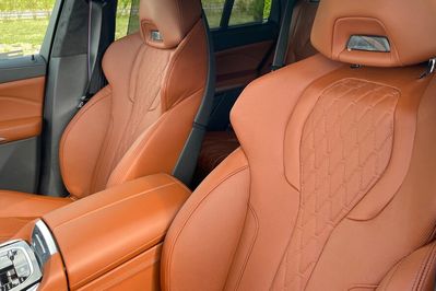 BMW X5 M60i