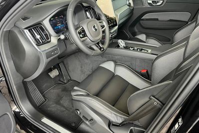 Volvo XC60 T8 Plug-In Hybrid AWD Plus Black Edition
