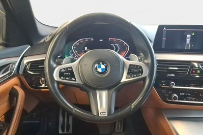 BMW Seria 5 Touring 540d xDrive M Sport