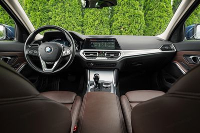 BMW Seria 3 320d xDrive Luxury Line