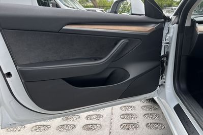 Tesla Model 3 RWD