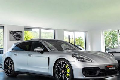 Porsche Panamera 4S E-Hybrid Sport Turismo