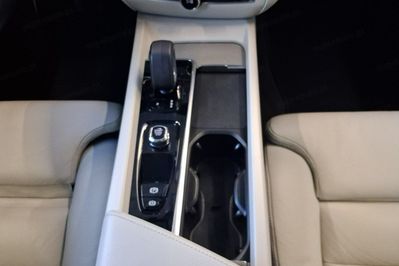 Volvo V60 CC Core B4 D AWD aut