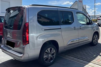 Toyota Proace City Verso Family MT6