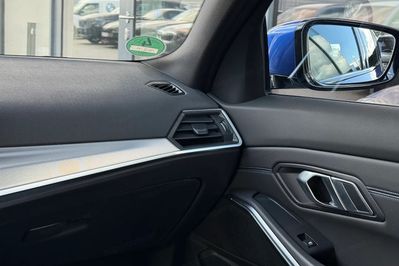 BMW Seria 3 320d xDrive M Sport sport-aut