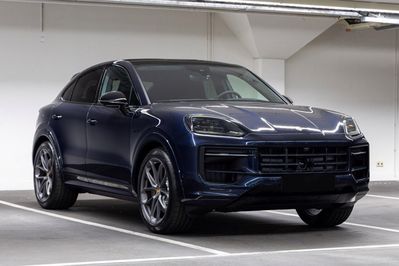Porsche Cayenne Coupe E-Hybrid  Black Edition