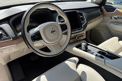 Volvo XC90 B5 D AWD Momentum Pro