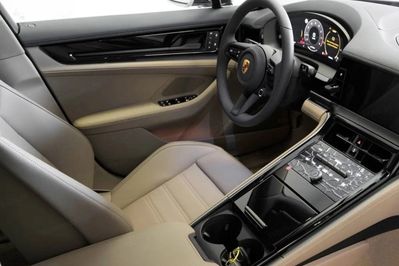 Porsche Panamera 4 E-Hybrid
