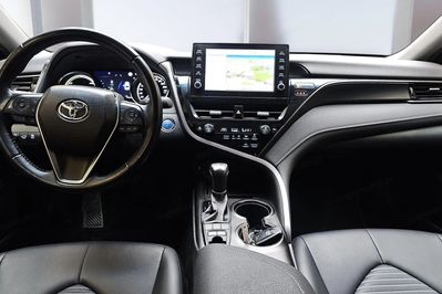 Toyota Camry 2.5 Hybrid Prestige