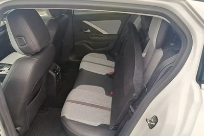 Opel Astra 1.2 T Elegance S&S