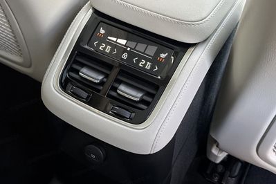 Volvo XC90 T8 AWD Plug-In Hybrid Ultra Bright 7os