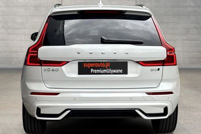 Volvo XC60 B5 B AWD Plus Dark