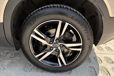 Volvo XC40 B3 Plus Dark