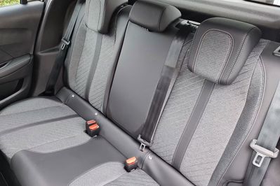 Peugeot 208 Allure e-DCS6  1.2 mHEV