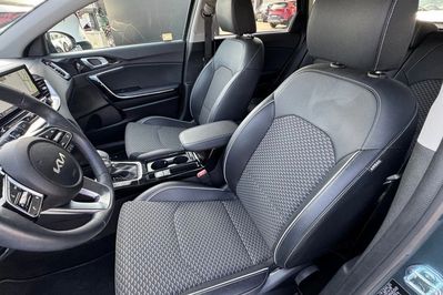 Kia Ceed 1.6 GDI PHEV Business Line DCT