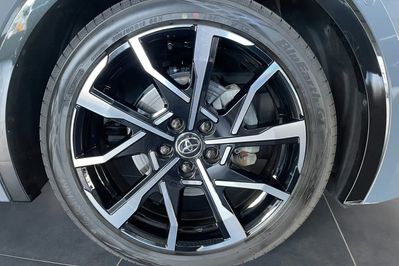 Toyota Prius Prestige 2.0 Hybrid Plug-in