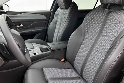 Peugeot 308 Allure 1.2 mHEV e-DCS6