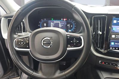 Volvo XC60 B4 B Plus Dark
