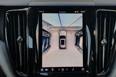 Volvo XC60 B5 B AWD Plus Dark aut