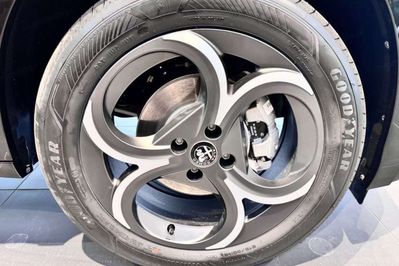 Alfa Romeo Junior 1.2 Ibrida Ti