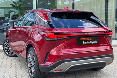 Lexus RX 450h+ Omotenashi