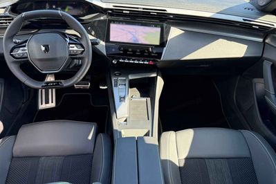 Peugeot 408 GT Exclusive S&S e-DCS6 1.2 PureTech mHEV