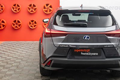Lexus UX 250h F Impression