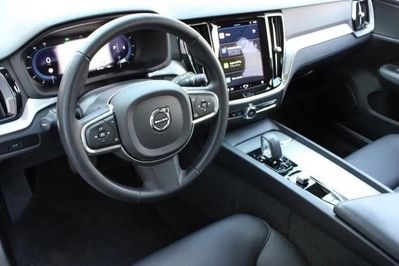 Volvo V60 B4 Momentum Pro