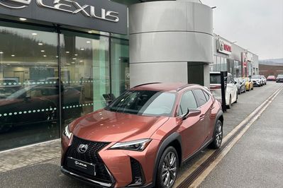 Lexus UX 300h F Sport Design Hybrid Dynamic Force
