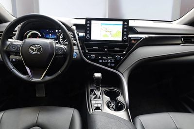 Toyota Camry 2.5 Hybrid Prestige