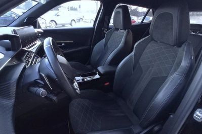 Peugeot 2008 1.2 PureTech GT EAT8