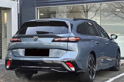 Peugeot 308 GT Exclusive S&S e-DCS6 1.2 mHEV