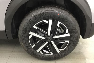 Peugeot 2008 STYLE 1.2 mHEV e-DCS6
