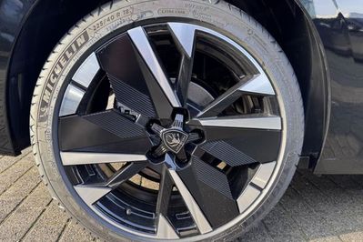 Peugeot 308 GT EAT8 1.5 BlueHDi