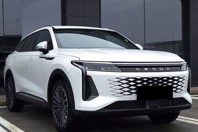 Omoda 9 1.5 Super Hybrid Exclusive AWD