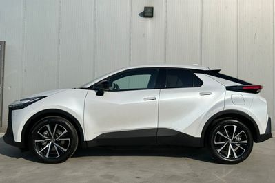 Toyota C-HR Style 2.0 Hybrid Dynamic Force Plug-in