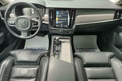 Volvo V90 B5 D AWD Momentum Pro aut Cross Country