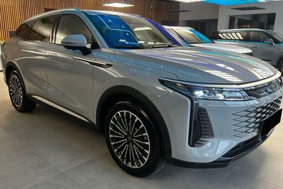 Omoda 9 1.5 Super Hybrid Exclusive AWD