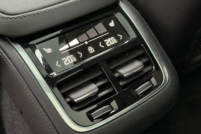 Volvo XC90 T8 AWD Plug-In Hybrid Plus Dark 7os