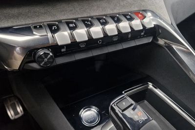 Peugeot 3008 1.6 PureTech HYbrid4 GT S&S EAT8