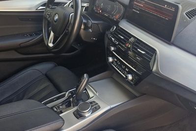 BMW Seria 5 Touring 520d xDrive Luxury Line