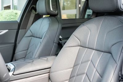 BMW Seria 7 740d xDrive Nero Lusso Edition