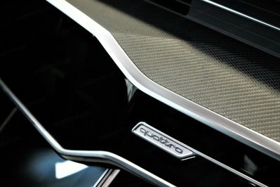 Audi A6 RS6 TFSI quattro Performance Avant