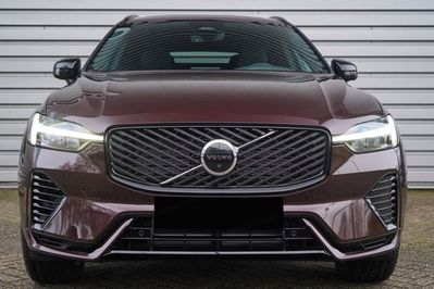 Volvo XC60 B5 AWD Ultra Dark