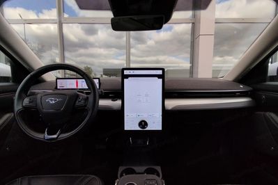 Ford Mustang Mach-E 75kWh RWD