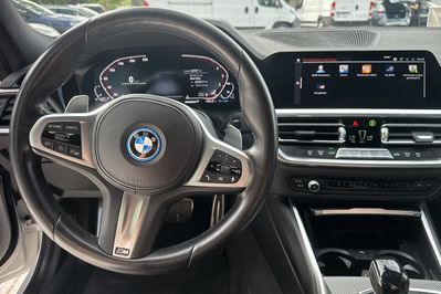 BMW Seria 3 330e xDrive M Sport