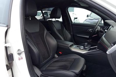 BMW Seria 3 330e xDrive M Sport sport-aut