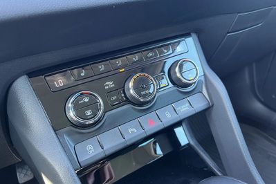 Skoda Karoq 1.5 TSI ACT 4x2 Ambition DSG